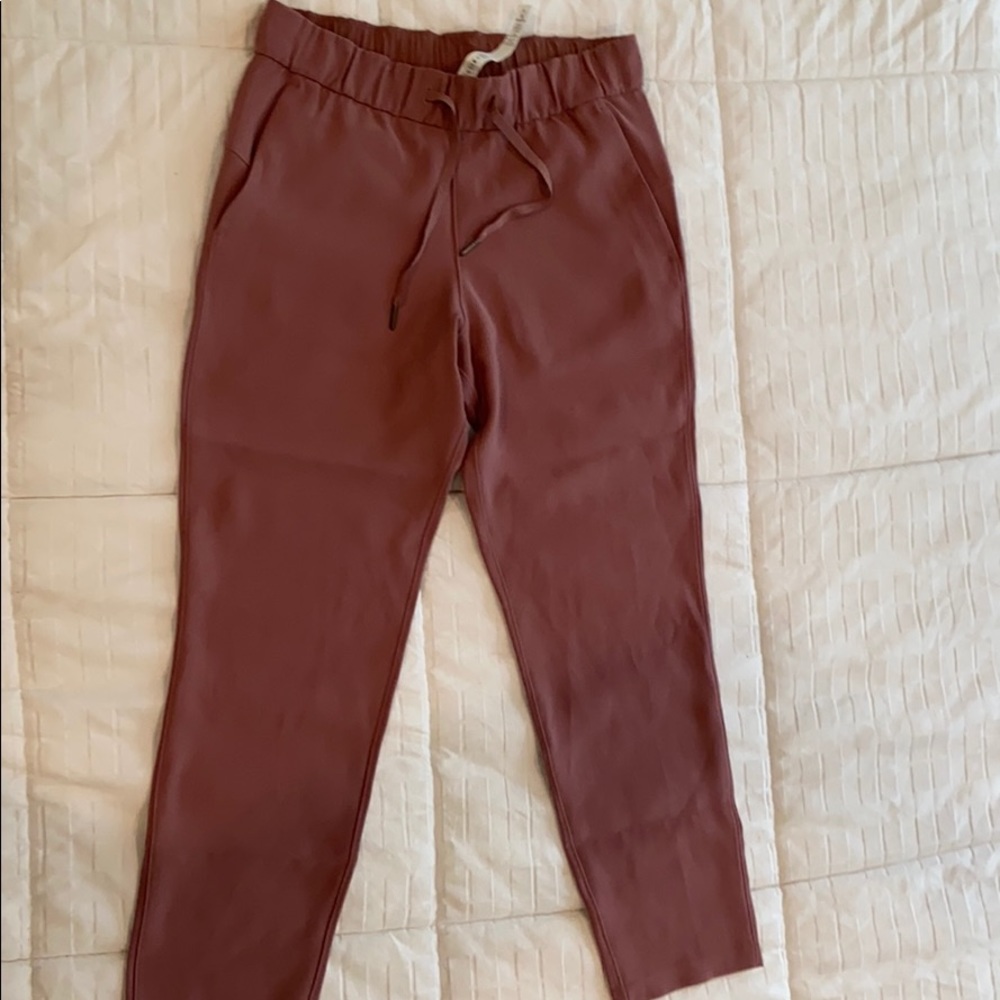 Lululemon On the fly 7/8 pants